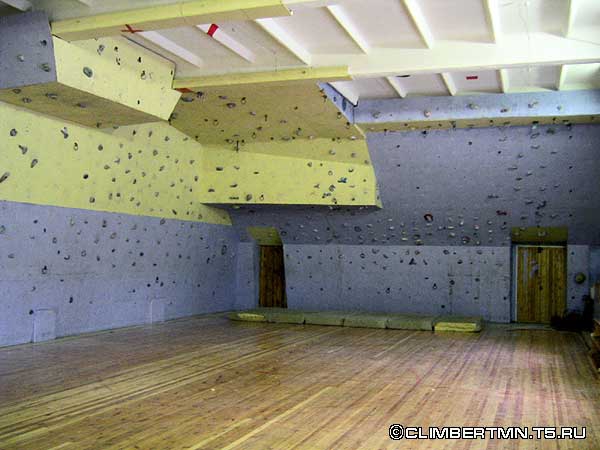 1300 квадратных метров, у кого больше? Открылся манеж в Тюмени! (Скалолазание)