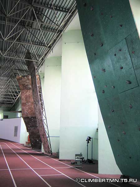 1300 квадратных метров, у кого больше? Открылся манеж в Тюмени! (Скалолазание)