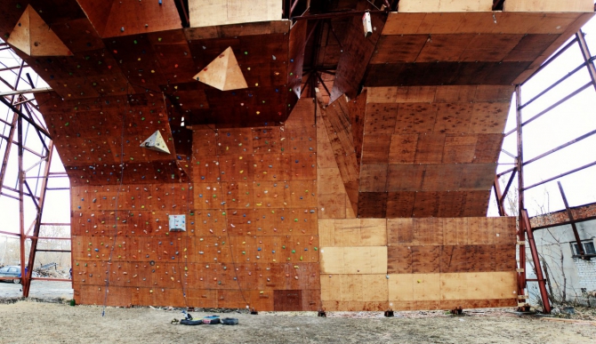 1300 квадратных метров, у кого больше? Открылся манеж в Тюмени! (Скалолазание)