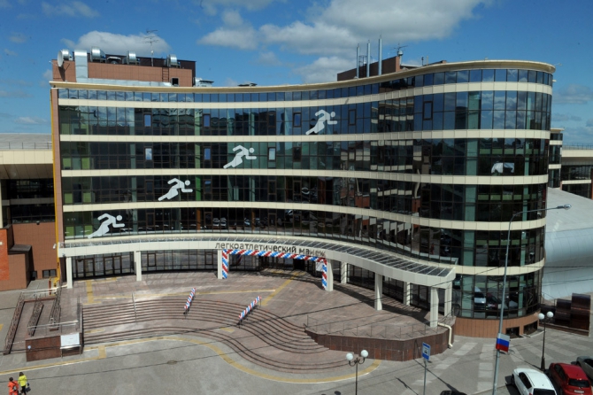 1300 квадратных метров, у кого больше? Открылся манеж в Тюмени! (Скалолазание)