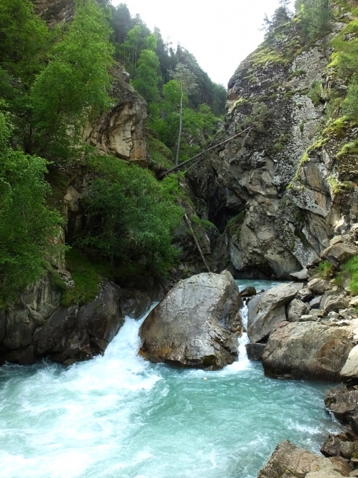 Гуляем в ущелье Адыр-су. (адырсу, приэльбрусье.)