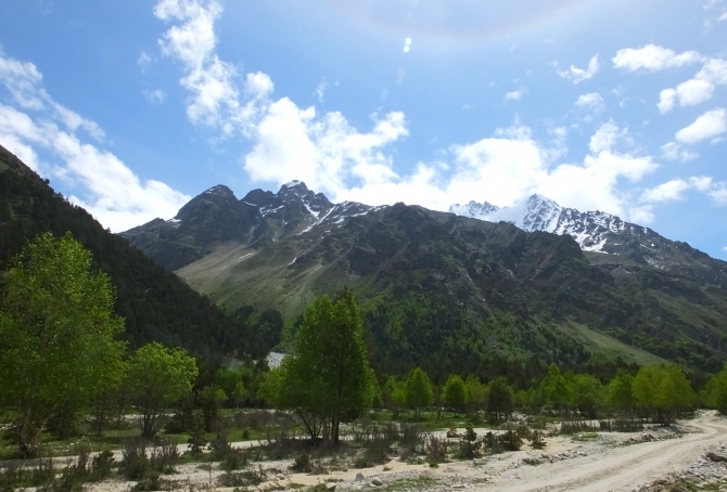 Гуляем в ущелье Адыр-су. (адырсу, приэльбрусье.)