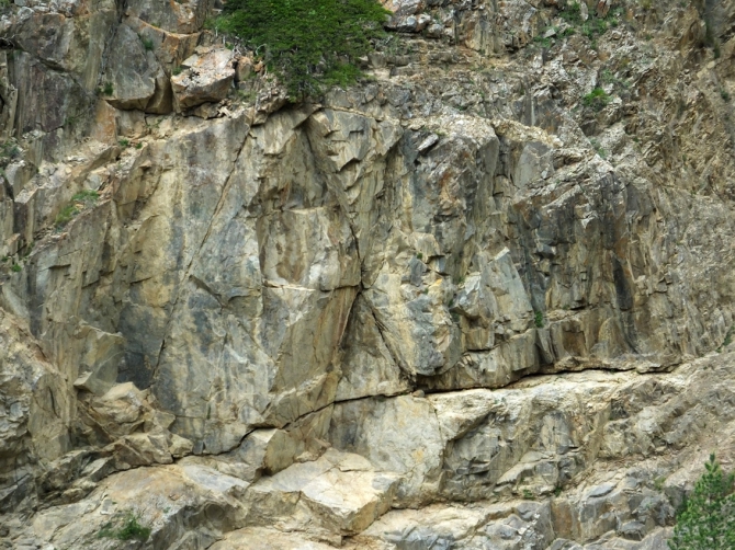 Гуляем в ущелье Адыр-су. (адырсу, приэльбрусье.)