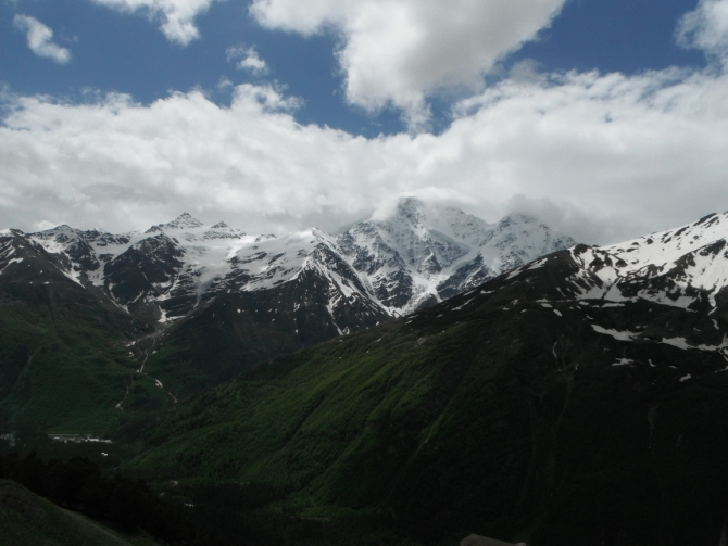 Чегет растаял... или летний трекинг горнолыжника. Водопад Девичьи косы. Приэльбрусье. (Горные лыжи/Сноуборд, азау)