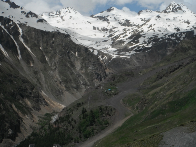 Чегет растаял... или летний трекинг горнолыжника. Водопад Девичьи косы. Приэльбрусье. (Горные лыжи/Сноуборд, азау)
