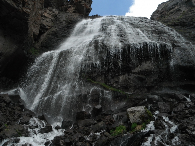 Чегет растаял... или летний трекинг горнолыжника. Водопад Девичьи косы. Приэльбрусье. (Горные лыжи/Сноуборд, азау)