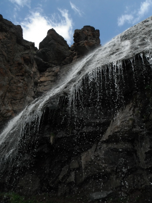 Чегет растаял... или летний трекинг горнолыжника. Водопад Девичьи косы. Приэльбрусье. (Горные лыжи/Сноуборд, азау)