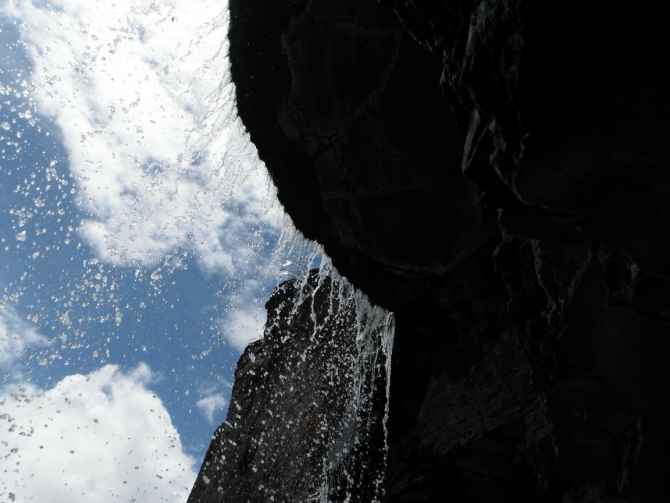 Чегет растаял... или летний трекинг горнолыжника. Водопад Девичьи косы. Приэльбрусье. (Горные лыжи/Сноуборд, азау)