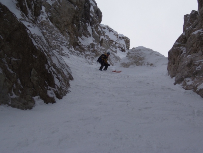 Словацкая фрирайдер Ива Филова проехала два крутейших кулуара в Доломитах. (Бэккантри/Фрирайд, словакия, италия, альпы, доломиты)