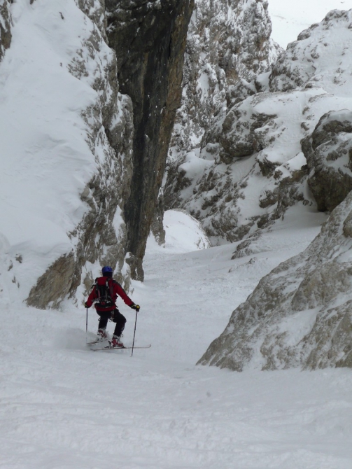 Словацкая фрирайдер Ива Филова проехала два крутейших кулуара в Доломитах. (Бэккантри/Фрирайд, словакия, италия, альпы, доломиты)