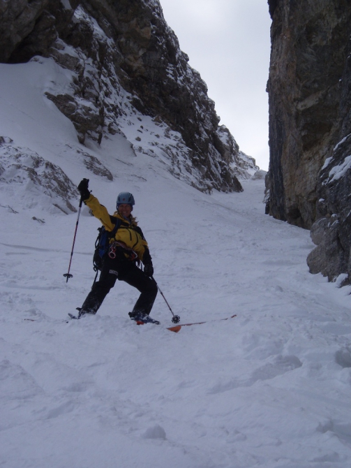 Словацкая фрирайдер Ива Филова проехала два крутейших кулуара в Доломитах. (Бэккантри/Фрирайд, словакия, италия, альпы, доломиты)