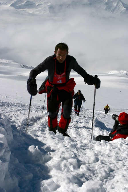 Red Fox Elbrus Race: и они как ломанутся:, Снегоступинг, эльбрус, гонка, забег, гарабаши, снегоступы, ски-альпинизм, события)