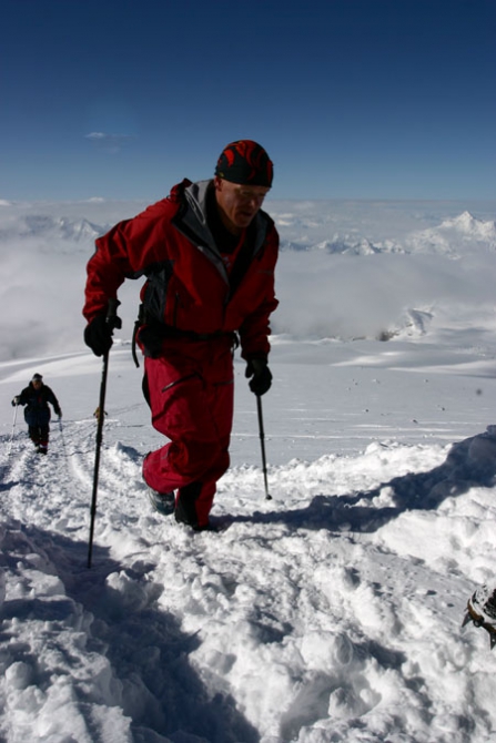 Red Fox Elbrus Race: и они как ломанутся:, Снегоступинг, эльбрус, гонка, забег, гарабаши, снегоступы, ски-альпинизм, события)