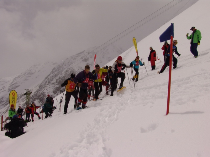 Red Fox Elbrus Race: и они как ломанутся:, Снегоступинг, эльбрус, гонка, забег, гарабаши, снегоступы, ски-альпинизм, события)