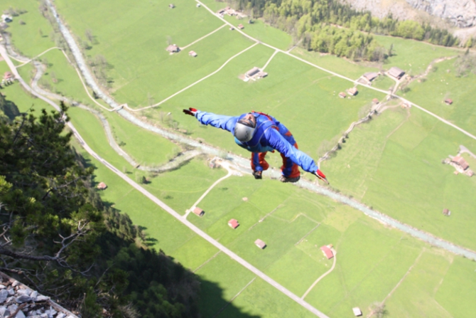 Европейский Base-Trip (розов, base jump, шамони)