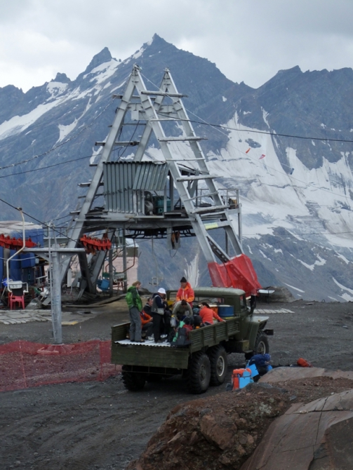 Эльбрпусская автотрасса МИР-БОЧКИ). (Путешествия, эльбрус.)