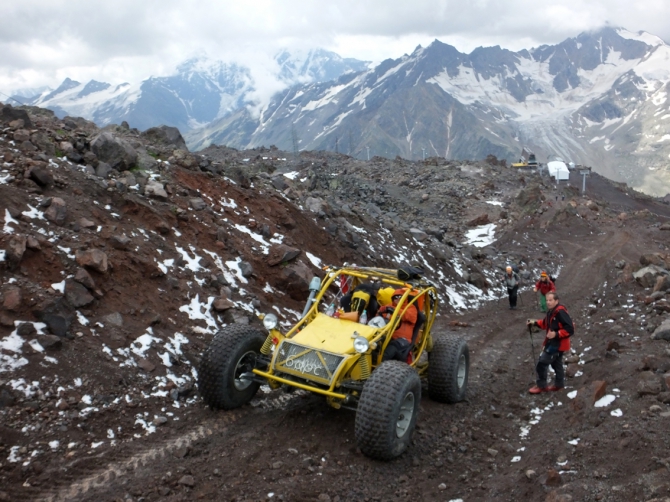 Эльбрпусская автотрасса МИР-БОЧКИ). (Путешествия, эльбрус.)