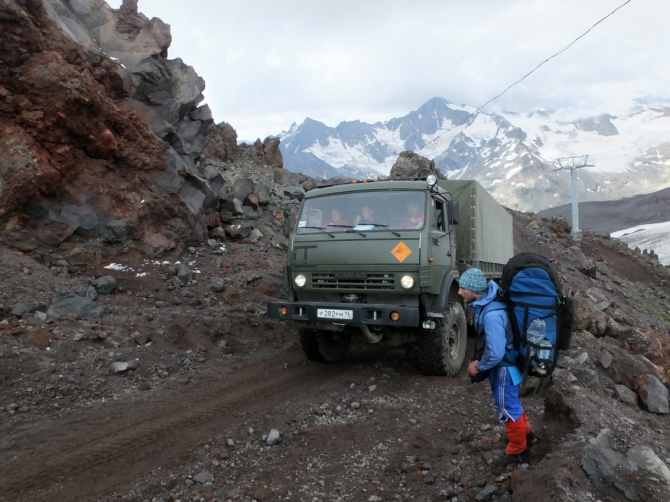 Эльбрпусская автотрасса МИР-БОЧКИ). (Путешествия, эльбрус.)