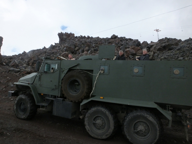 Эльбрпусская автотрасса МИР-БОЧКИ). (Путешествия, эльбрус.)