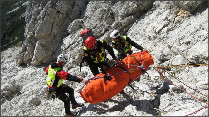 Альпинисты, туристы, лыжники! Страховка на территории всех Доломитовых Альп. (Альпинизм, доломиты, помощь в горах, италия, помощь)