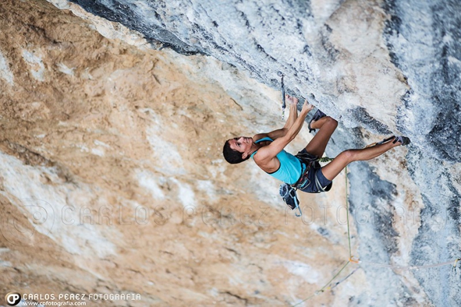 Мар Альварес вылезла Era Vella, став пятой женщиной в мире, которой покорилась трасса категории 9а (Скалолазание, испания)
