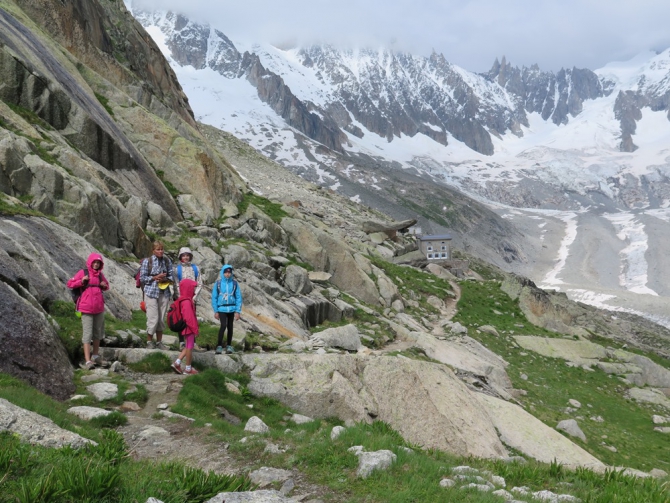 Поход по маршруту Balcon de la Mer de Glace в Шамони (Альпинизм, ледник мер де глас, приют куверкль, приют шарпуа, трекинг)