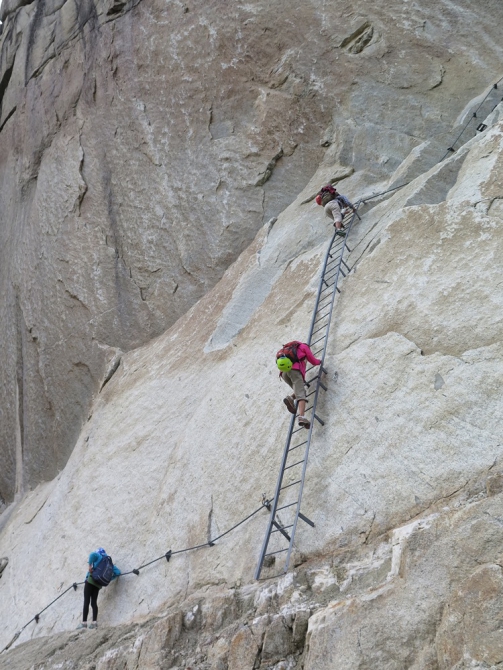 Поход по маршруту Balcon de la Mer de Glace в Шамони (Альпинизм, ледник мер де глас, приют куверкль, приют шарпуа, трекинг)
