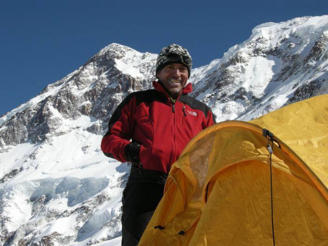 А эквадорцы продолжают лезть на Кызыл -Аскер... (Альпинизм, карла перес, somos ecuador, иван вальехо, кызыл-аскер)