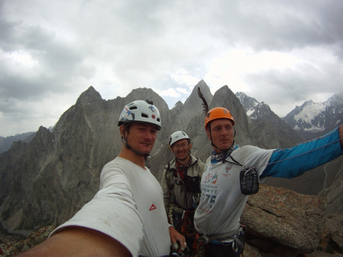 Каравшин. Как круто провести время... Или не замерзнуть! (клепиков, воронова, иркутск, 4810, чемпионат, п. одесса, залезли, альпинизм)