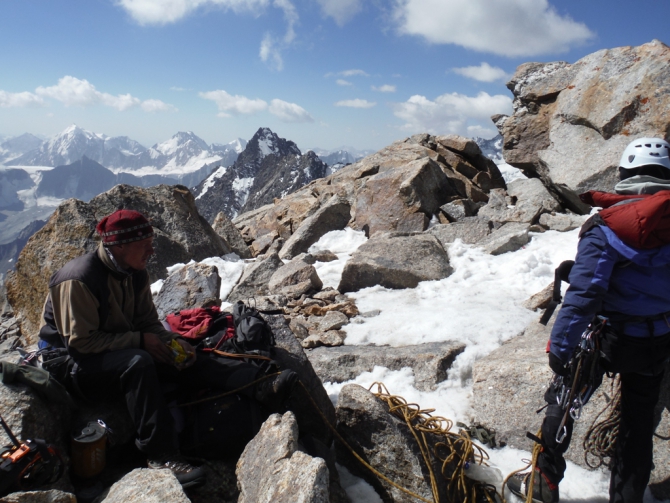 Каравшин. Как круто провести время... Или не замерзнуть! (клепиков, воронова, иркутск, 4810, чемпионат, п. одесса, залезли, альпинизм)