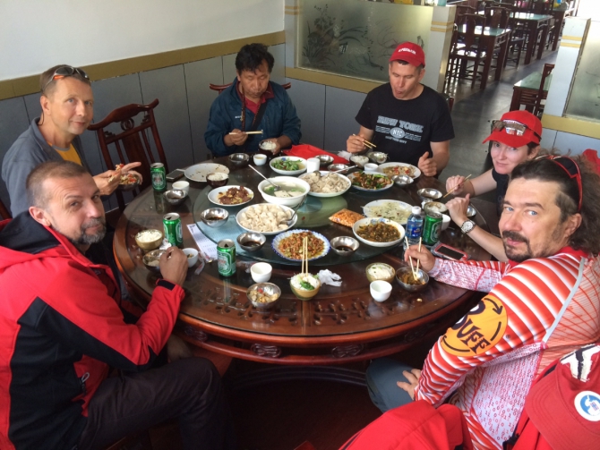 Экспедиция клуба 7 Вершин на Чо-Ойю прибыла в Лхасу (Альпинизм, клуб 7 вершин, лхаса, абрамов, гималаи, клуб 7 вершин, лхаса, абрамов, гималаи, клуб 7 вершин, лхаса, абрамов, гималаи)