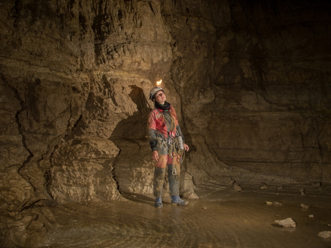 Девять лет и три метра. (Экспедиция КС МГУ в п. Крубера-Воронья, Гарский хр., Спелеология)