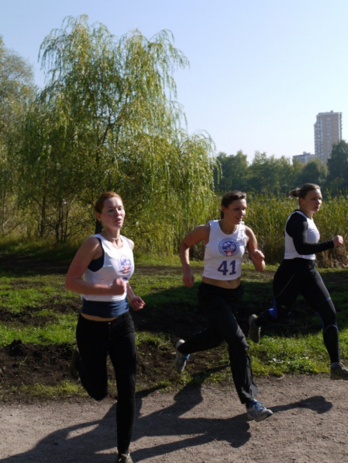 Альпинисты Москвы пробежали традиционный кросс памяти Юрия Визбора (Альпинизм, фаис москвы, клуб 7 вершин, альпиндустрия, нпф баск, венто, клуб им. визбора, кросс памяти визбора, клубный зачет)