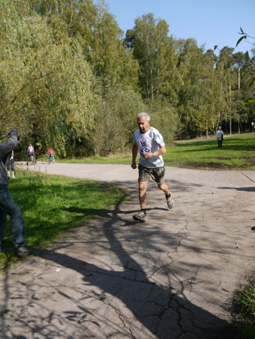 Альпинисты Москвы пробежали традиционный кросс памяти Юрия Визбора (Альпинизм, фаис москвы, клуб 7 вершин, альпиндустрия, нпф баск, венто, клуб им. визбора, кросс памяти визбора, клубный зачет)