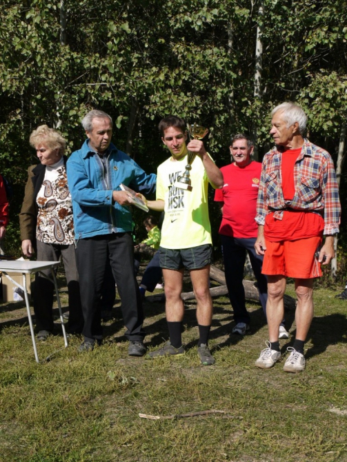 Альпинисты Москвы пробежали традиционный кросс памяти Юрия Визбора (Альпинизм, фаис москвы, клуб 7 вершин, альпиндустрия, нпф баск, венто, клуб им. визбора, кросс памяти визбора, клубный зачет)