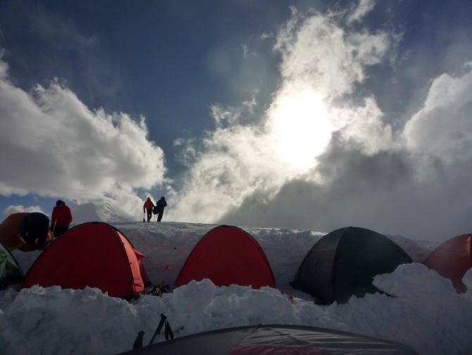 Приключения девчонок, Сухаря и рюкзака Bask Light на Тянь-Шане и Памире. (Альпинизм, ала-арча, пик ленина, отчет, тестирование снаряжения)