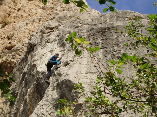 У нас в городе Севастополе есть традиция - раз в год мы с друзьями... (Скалолазание, крым ласпи скалолазание севастополь)