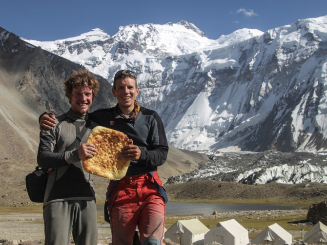 Фотоотчет по памирскому походу. Часть 2. (Горный туризм, турклуб маи, пик корженевской, пик Москва, пик коммунизма, пик Сомони, Сугран, Фортамбек, поляна москвина)