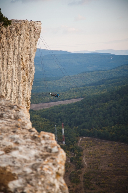 Один день в Крыму (Альпинизм, бейс, бейсджампинг, скалолазание, альпинизм, фрисоло, лазание без страховски, слеклайн, андрей нефедов, сивера)