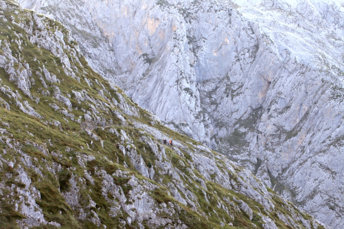 Naranjo de Bulnes (Picu Urriellu). 7 часов вверх за 7 секунд вниз. (BASE, base, base-climbing, урриэлью, наранхо де бульнес, одинцов, лебедев, фирсов, бадулин)