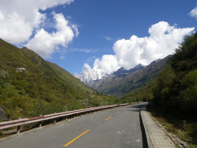 Трекинг в районе массива «Четыре сестры» (Сычуань). (Горный туризм)
