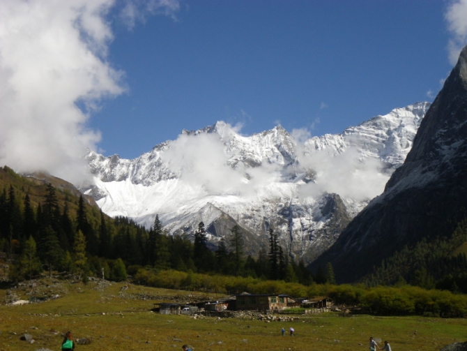 Трекинг в районе массива «Четыре сестры» (Сычуань). (Горный туризм)