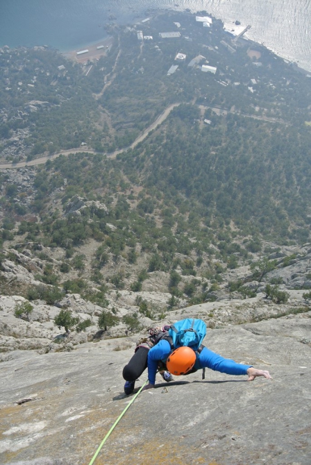 новый крымский мультипитч "Саботаж" 7b/b+ (Скалолазание, скалолазание, новый мультипитч, куш-кая, батилиман, крымский горный клуб)