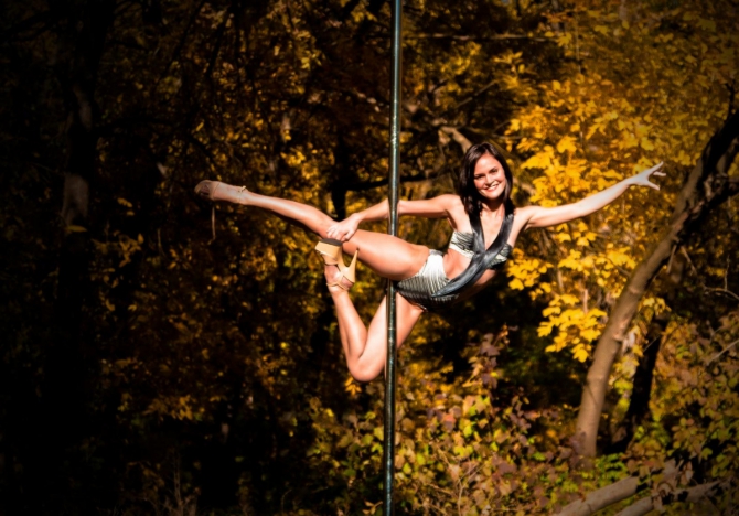 Отчёт о тестировании жидкой магнезии Rock Empire Magnesium Liquid. Экстремальные виды спорта? Танец на шесте! (Скалолазание, Жидкая магнезия, тестирование)