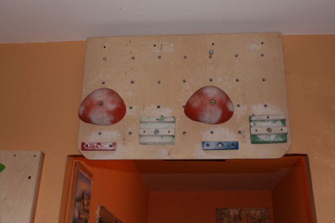 Разбираем понятия в скалолазании. Часть 5. Кампусборд (campusboard), Фингерборд (fingerboard), Системборд (Systemboard)Мунборд (moonboard, Школалазание, скалолазание в Красноярске)