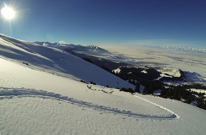 Солнечный скитур в долинах Прииссыкулья (фоторепорт о киргизском снеге, Горные лыжи/Сноуборд, алекс кузмицкий, киргизия, каракол, фрирайд, беккантри, отчеты, snow sense)