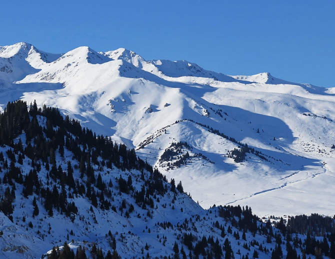 Солнечный скитур в долинах Прииссыкулья (фоторепорт о киргизском снеге, Горные лыжи/Сноуборд, алекс кузмицкий, киргизия, каракол, фрирайд, беккантри, отчеты, snow sense)