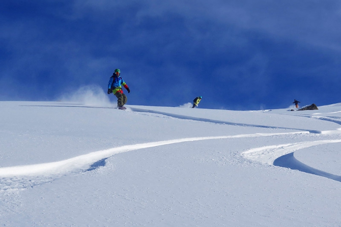 Солнечный скитур в долинах Прииссыкулья (фоторепорт о киргизском снеге, Горные лыжи/Сноуборд, алекс кузмицкий, киргизия, каракол, фрирайд, беккантри, отчеты, snow sense)