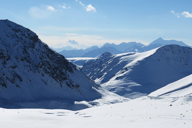 Солнечный скитур в долинах Прииссыкулья (фоторепорт о киргизском снеге, Горные лыжи/Сноуборд, алекс кузмицкий, киргизия, каракол, фрирайд, беккантри, отчеты, snow sense)