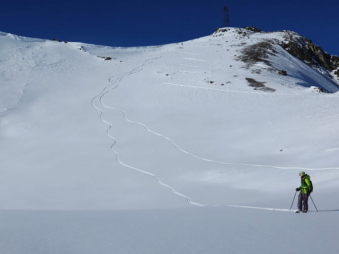 Солнечный скитур в долинах Прииссыкулья (фоторепорт о киргизском снеге, Горные лыжи/Сноуборд, алекс кузмицкий, киргизия, каракол, фрирайд, беккантри, отчеты, snow sense)